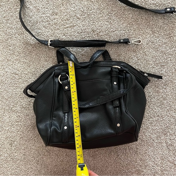 Dana Buchman y2k black leather handbag with crossbody strap red interior - Picture 10 of 10